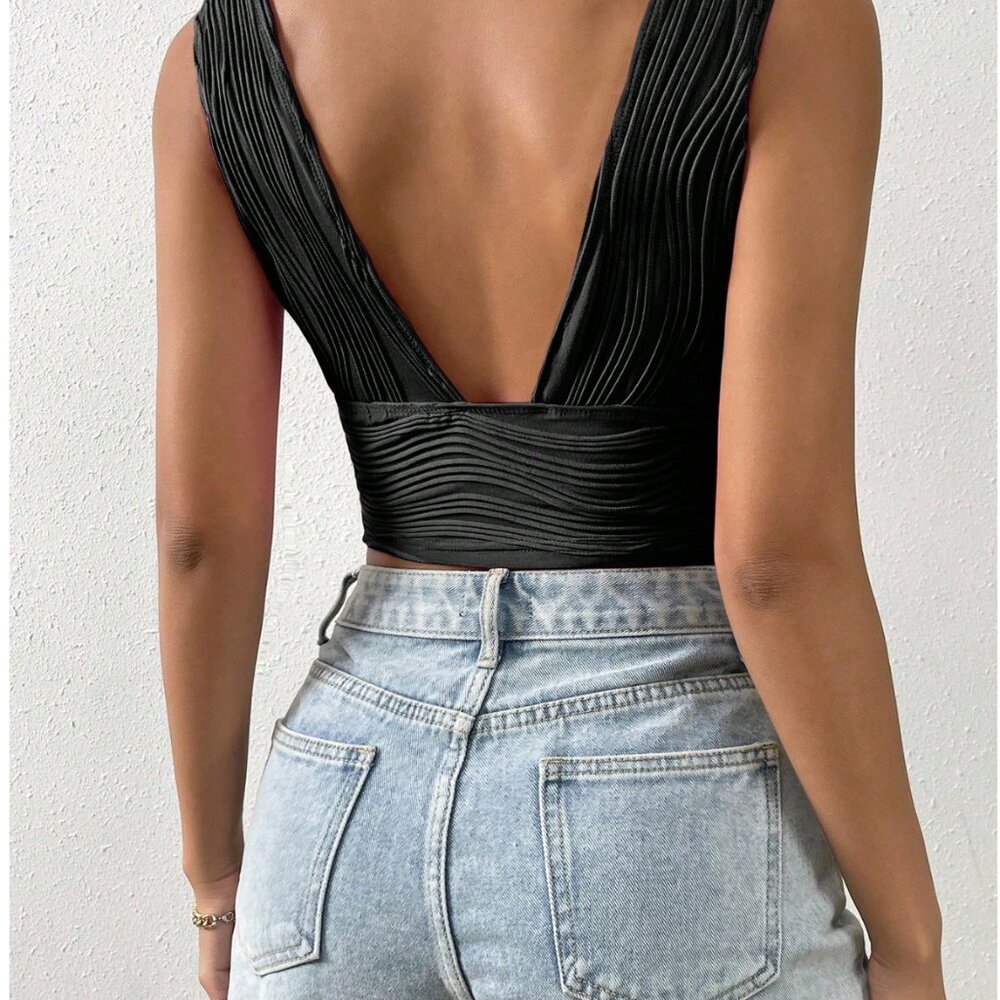 Plunging Neck Crop Tank Top Black - Picture 4 of 10